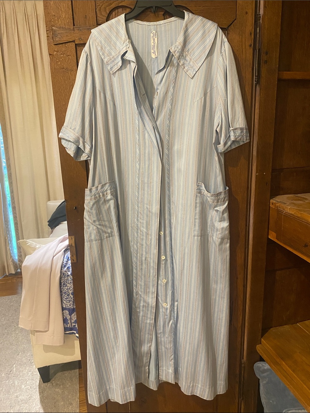 Vintage Aux Mille et Une Nuits housecoat/nightgown.